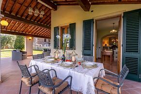 Country Home in Lucca Near Tuscan Wineries