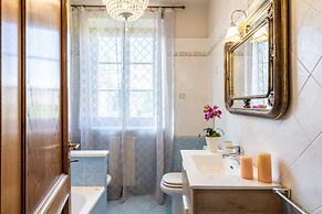 Country Home in Lucca Near Tuscan Wineries