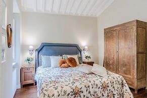 Apartment in Lucca Near Cathedral Square