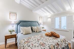 Apartment in Lucca Near Cathedral Square
