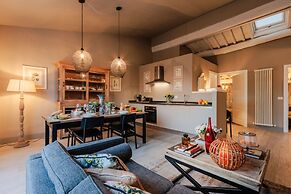 Apartment in Lucca Near Torre Delle Ore