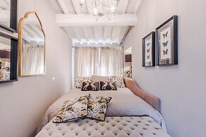 Apartment in Lucca Near Torre Delle Ore