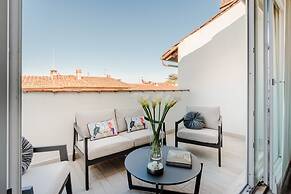Apartment in Lucca Near Torre Delle Ore