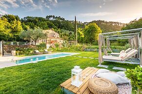 Farmhouse in Lucca With Private Pool