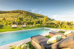 Farmhouse in Lucca With Private Pool