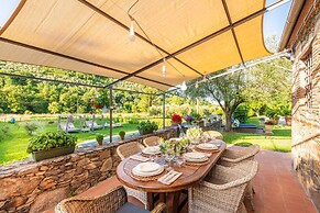 Farmhouse in Lucca With Private Pool
