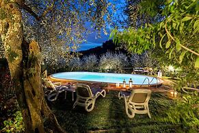 Villa in Lucca With Pool Near Tuscan Coast