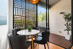 1-bed Unit With Alfresco Dining and BBQ