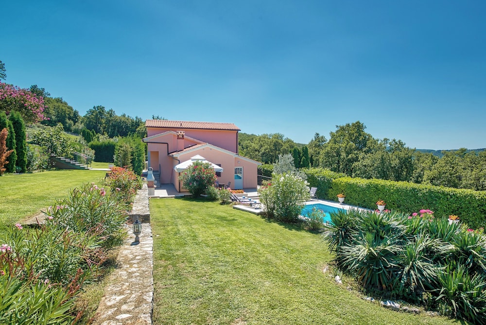 Villa Ines