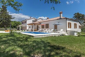 Villa Ana