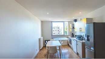 Private Room in a Shared Flat - Lyon 8e