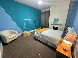 Serene Southampton Apartment With 3 Bedrooms