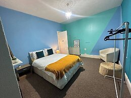 Serene Southampton Apartment With 3 Bedrooms