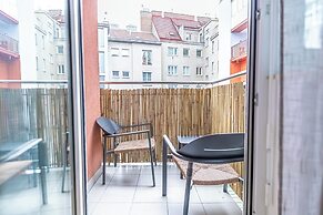 Nice 1BR 1LR Apartment City Center