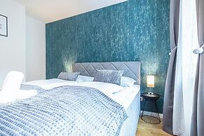 Nice 1BR 1LR Apartment City Center