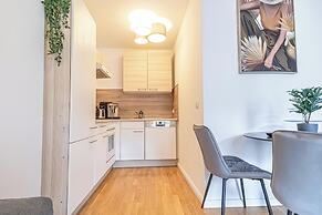 Nice 1BR 1LR Apartment City Center