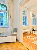 Cozy 2BR Apartment Close to Westbahnhof