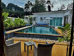 Beautiful Villa Between Jungle, sea and Mountain