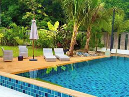 Beautiful Villa Between Jungle, sea and Mountain