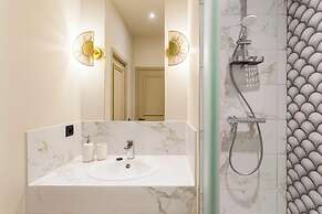 Place des Vosges, Apartment With Air Conditioning