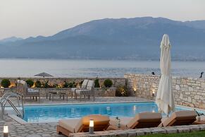 Seafront Villa Ciel With Private Pool in Nafpaktos