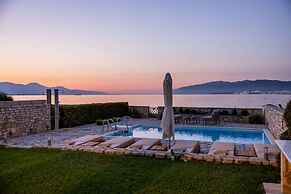 Seafront Villa Ciel With Private Pool in Nafpaktos