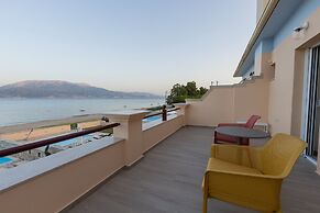 Seafront Villa Ciel With Private Pool in Nafpaktos