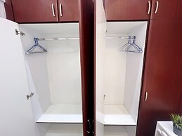 Contemporary Partition Room in Tecom