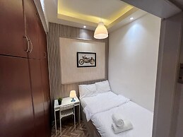 Contemporary Partition Room in Tecom