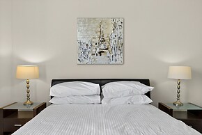 Serene 2-bed Apartment by the Canal