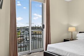 Serene 2-bed Apartment by the Canal
