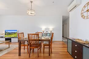 Central Redfern Home With Balcony Escape