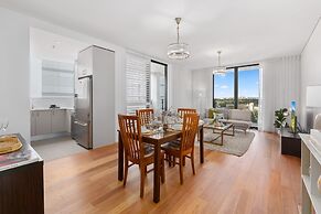 Central Redfern Home With Balcony Escape