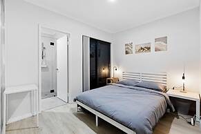 Premium Modern Homestay-Walk to Curtin University-Shared Kitchen