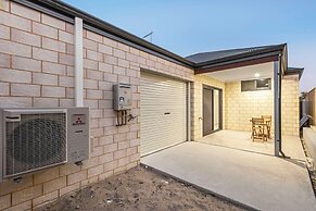 Premium Modern Homestay-Walk to Curtin University-Shared Kitchen