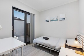 Premium Modern Homestay-Walk to Curtin University-Shared Kitchen