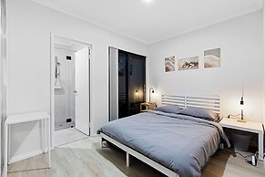 Premium Modern Homestay-Walk to Curtin University-Shared Kitchen