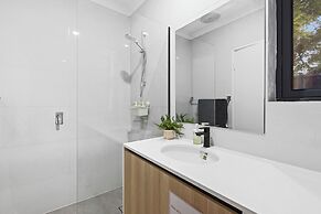 Premium Modern Homestay-Walk to Curtin University-Shared Kitchen