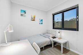 Premium Modern Homestay-Walk to Curtin University-Shared Kitchen