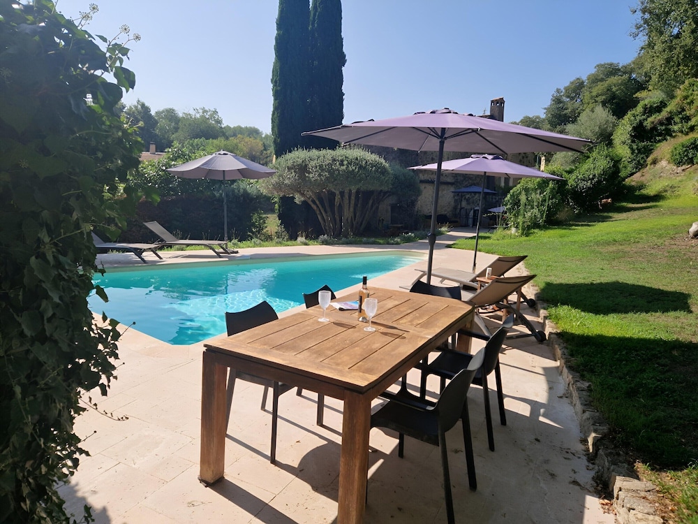 Beautiful Detached Villa With Pool