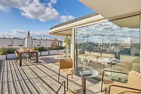 Penthouse With View of the Eiffel Tower-faubourg