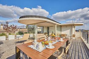 Penthouse With View of the Eiffel Tower-faubourg
