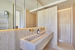Penthouse With View of the Eiffel Tower-faubourg