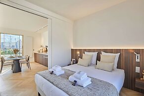Penthouse With View of the Eiffel Tower-faubourg
