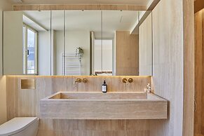 Penthouse With View of the Eiffel Tower-faubourg
