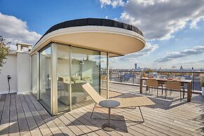 Penthouse With View of the Eiffel Tower-faubourg