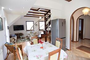 Holiday Apartment With Fireplace, Lake View