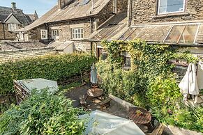 The Retreat with Free Parking