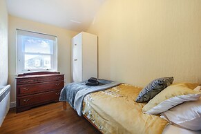 The Retreat with Free Parking