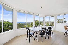 Spacious 5-bed Beach House With Ocean View